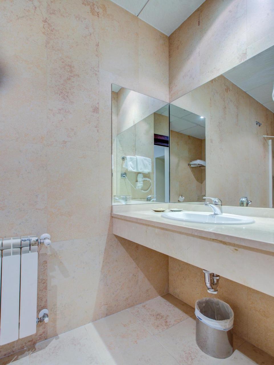 טוריחוס Hotel El Meson מראה חיצוני תמונה