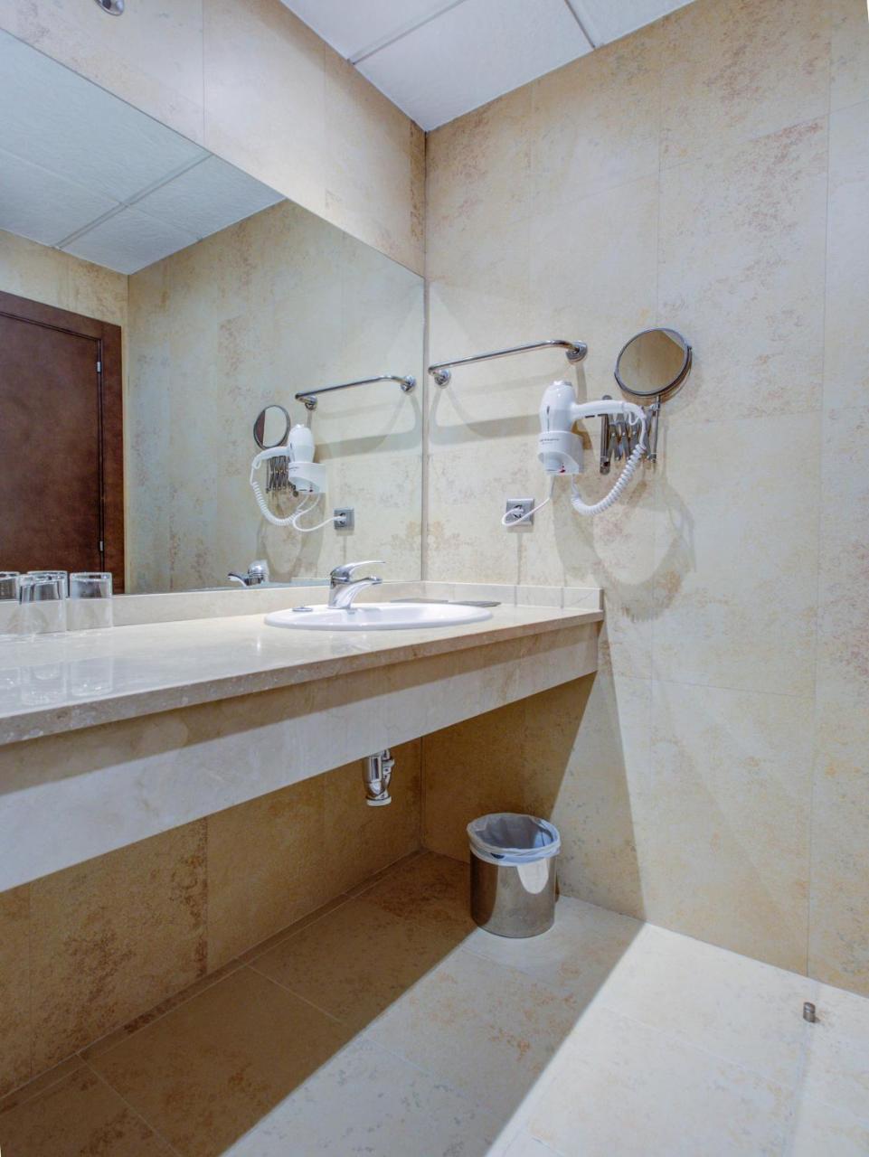 טוריחוס Hotel El Meson מראה חיצוני תמונה