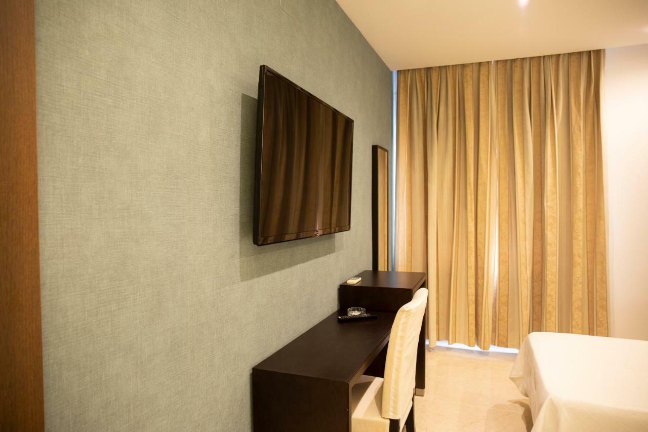 טוריחוס Hotel El Meson מראה חיצוני תמונה